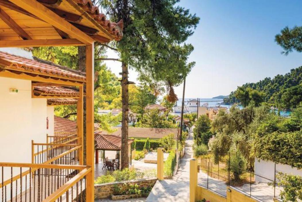 AgnontasThe Pine Trees公寓式酒店 外观 照片