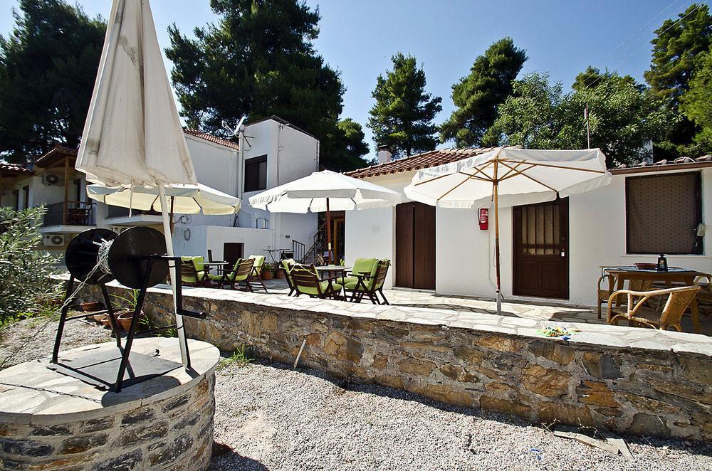 AgnontasThe Pine Trees公寓式酒店 外观 照片